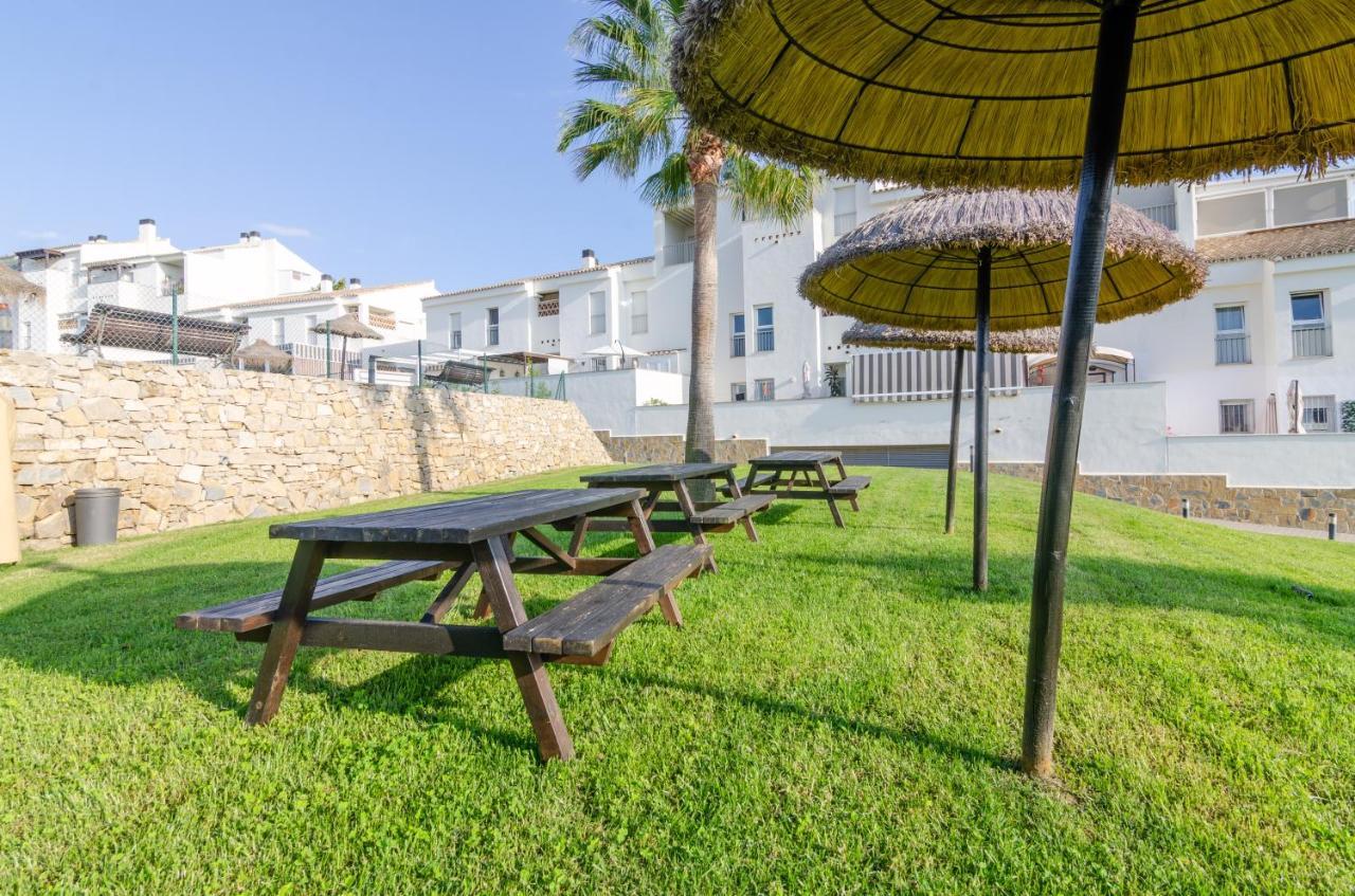 WintoWinRentals Huge Private Terrace &, Relax Caleta De Velez Exterior foto